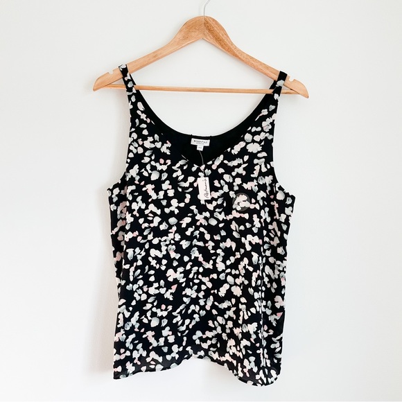 • NWT! • Reitmans flower petals print blouse Sz. M - Picture 2 of 4